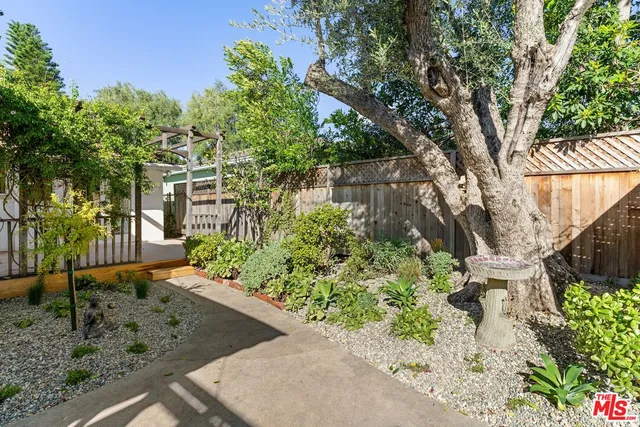 $1,095,000 | 2312 Oliveras Avenue, Altadena, CA 91001