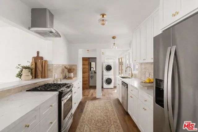 $1,095,000 | 2312 Oliveras Avenue, Altadena, CA 91001