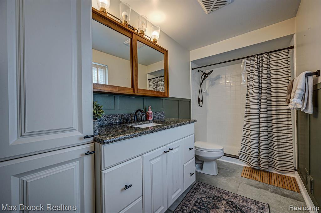 1424 Deerhurst Lane Rochester Hills, MI 48307 - Photo 38 of 74