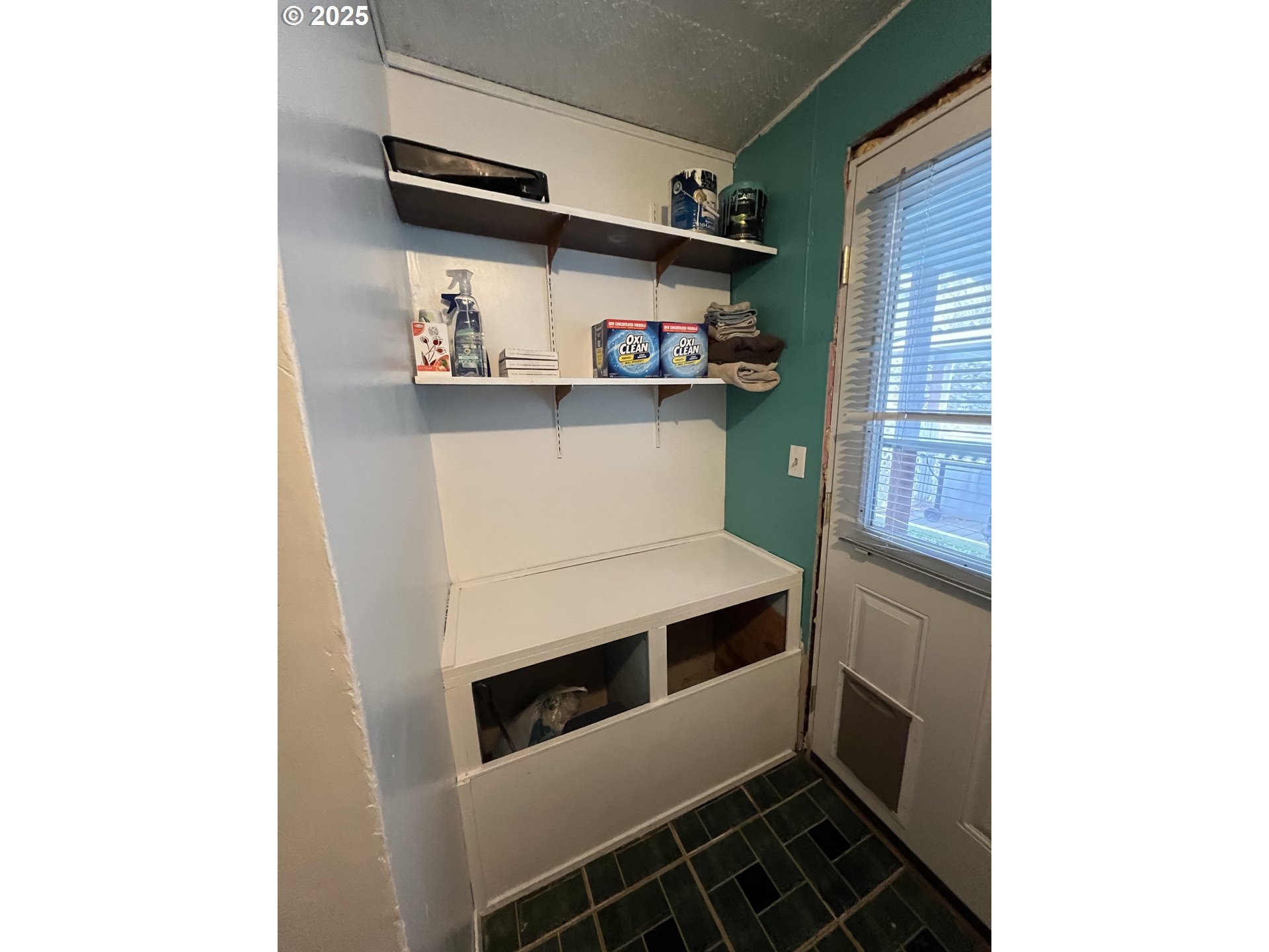 304 Hillcrest Drive John Day, OR 97845 - Photo 23 of 38 a utility room with dryer and washer