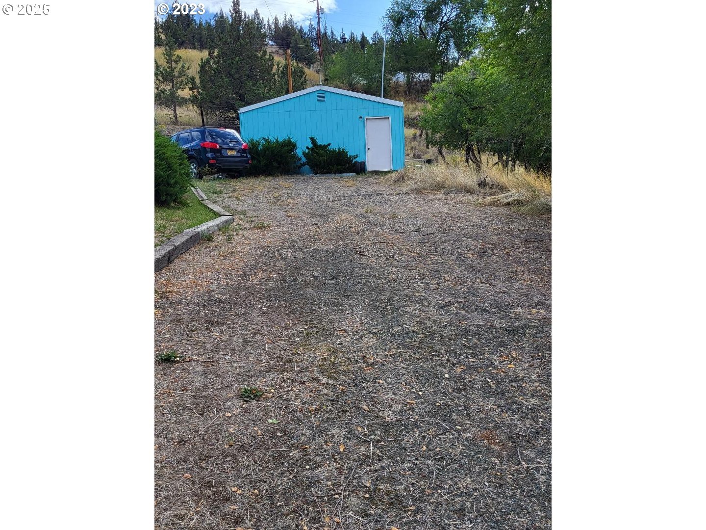 304 Hillcrest Drive John Day, OR 97845 - Photo 27 of 38 a view of a outdoor space in front of a house