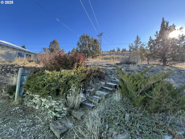 $275,000 | 304 Hillcrest Drive, John Day, OR 97845