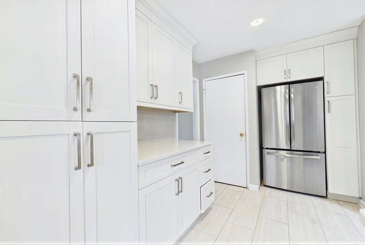 40 South Maywood Road, Unit 40 Lake Forest, IL 60045 - Photo 8 of 25