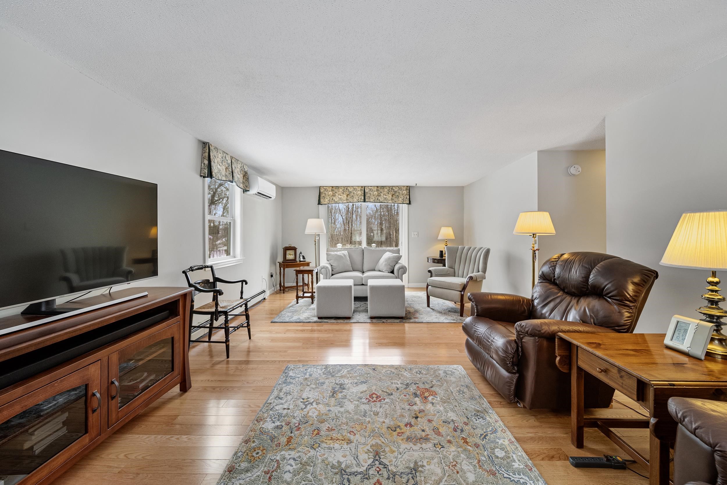 1285 Smyth Road Hooksett, NH 03106 - Photo 11 of 34