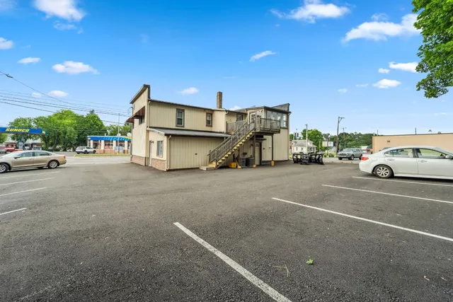 $1,600 | 3212 East Main Street, Unit 1, Endwell, NY 13760