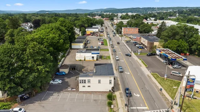 $1,600 | 3212 East Main Street, Unit 1, Endwell, NY 13760