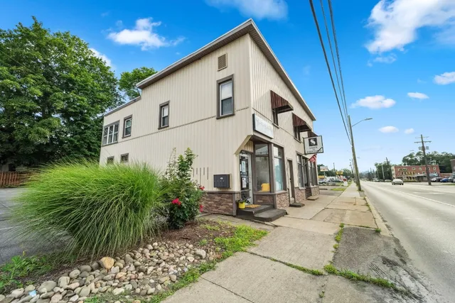 $1,600 | 3212 East Main Street, Unit 1, Endwell, NY 13760