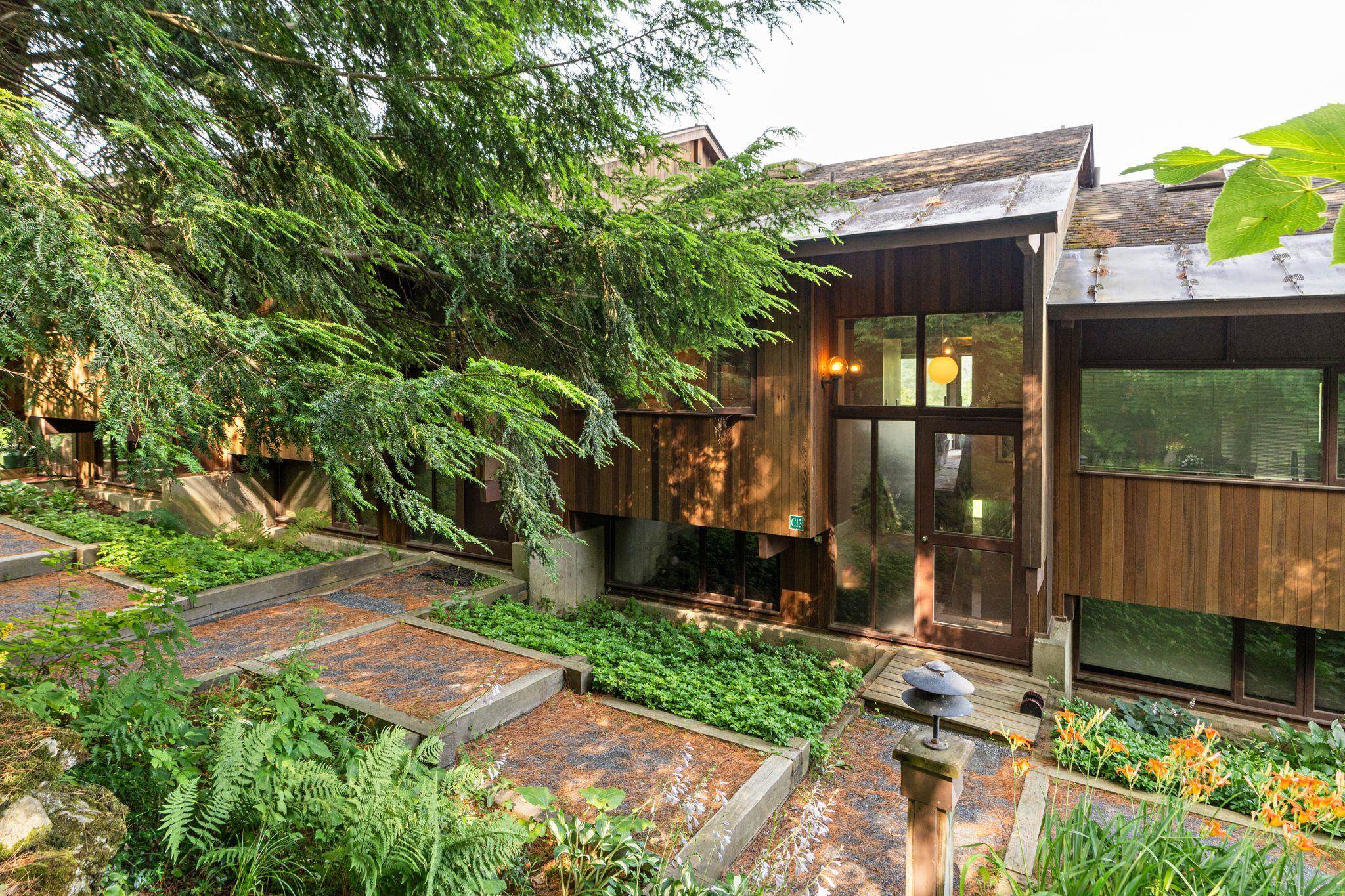 104 Deer Run Road, Unit 13 Brownsville, VT 05037 - Photo 2 of 34