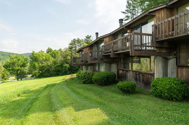 $240,000 | 104 Deer Run Road, Unit 13, Brownsville, VT 05037