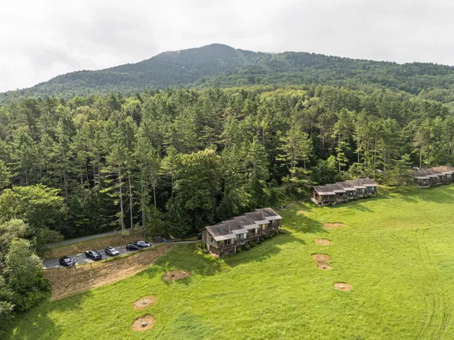 $240,000 | 104 Deer Run Road, Unit 13, Brownsville, VT 05037