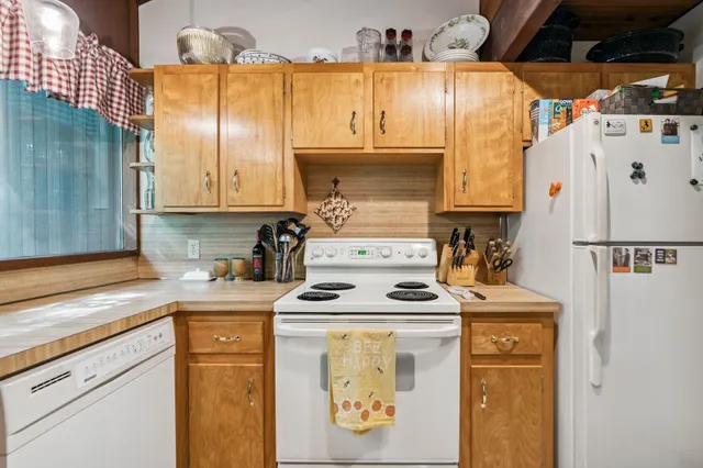 $240,000 | 104 Deer Run Road, Unit 13, Brownsville, VT 05037