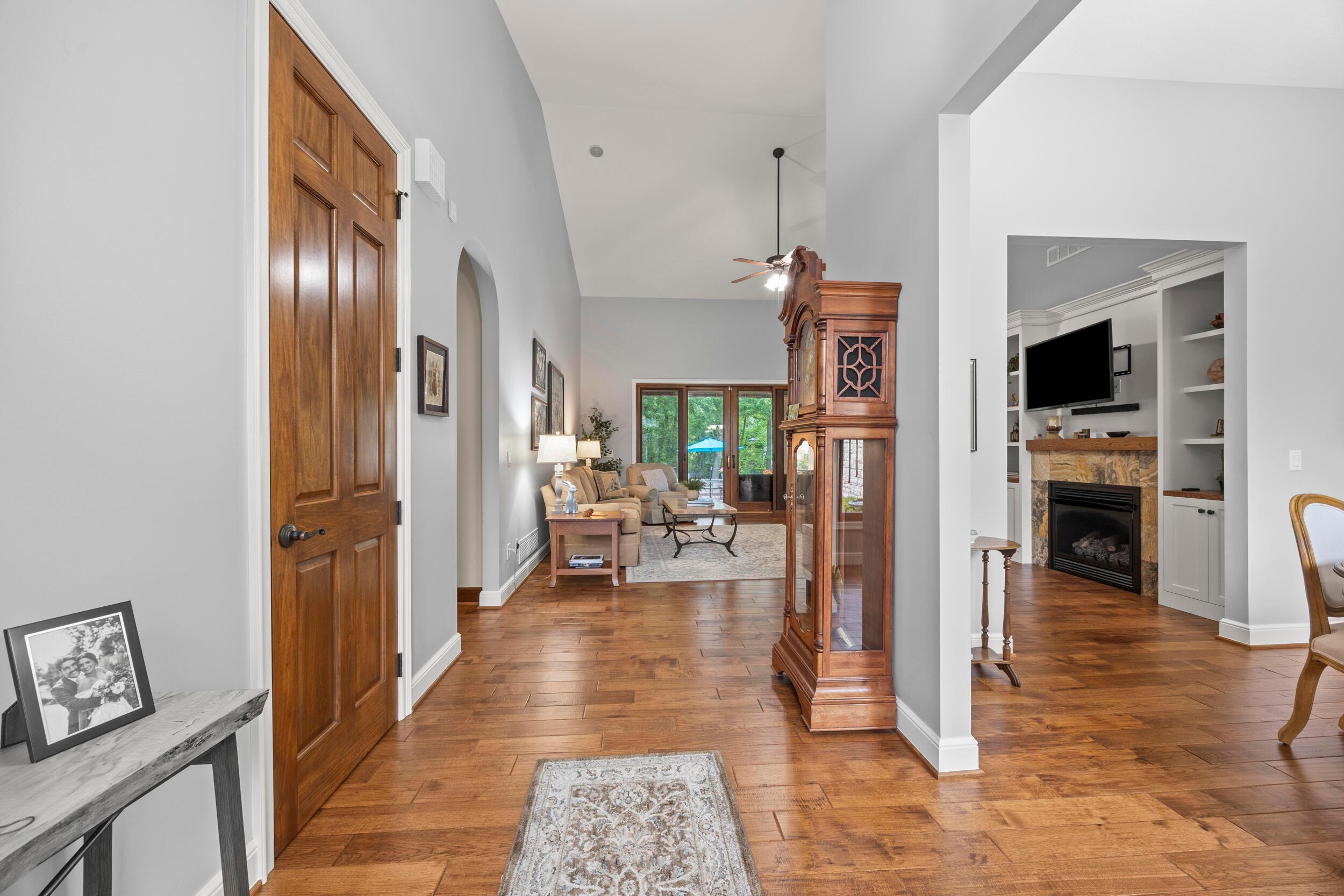 7923 Big Walnut Road Westerville, OH 43082 - Photo 17 of 63 Hallway