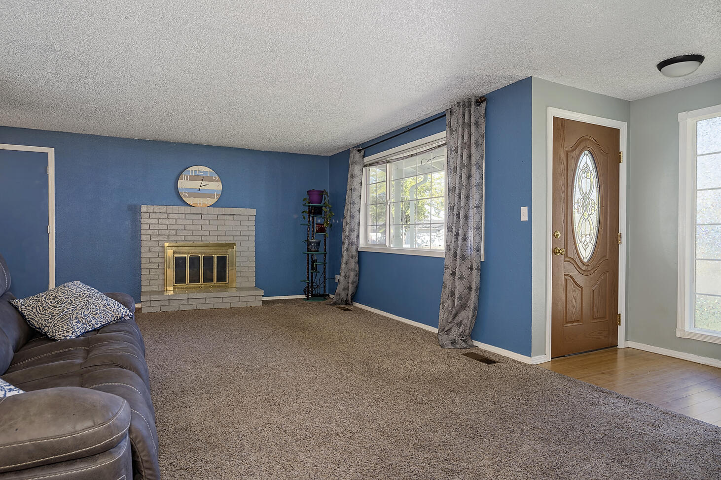 108 Vincent Avenue Central Point, OR 97502 - Photo 2 of 20 Vincent_014 copy