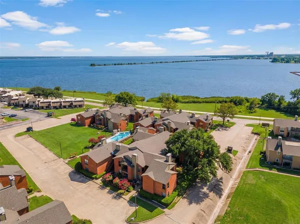 $105,000 | 5909 Lake Hubbard Parkway, Unit 215, Garland, TX 75043