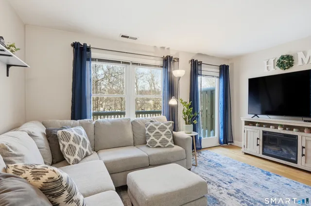 $250,000 | 40 Cornerstone Court, Unit 23, Southington, CT 06479