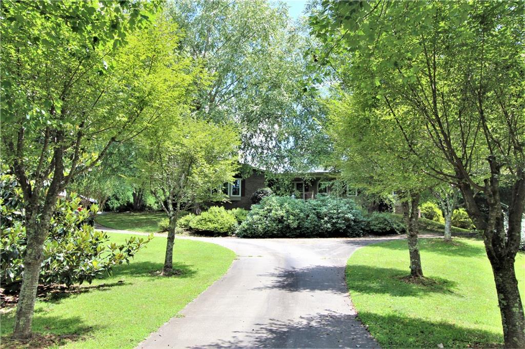 402 Georgetown Road Lenoir, NC 28645 - Photo 6 of 48 Gallery Image 6