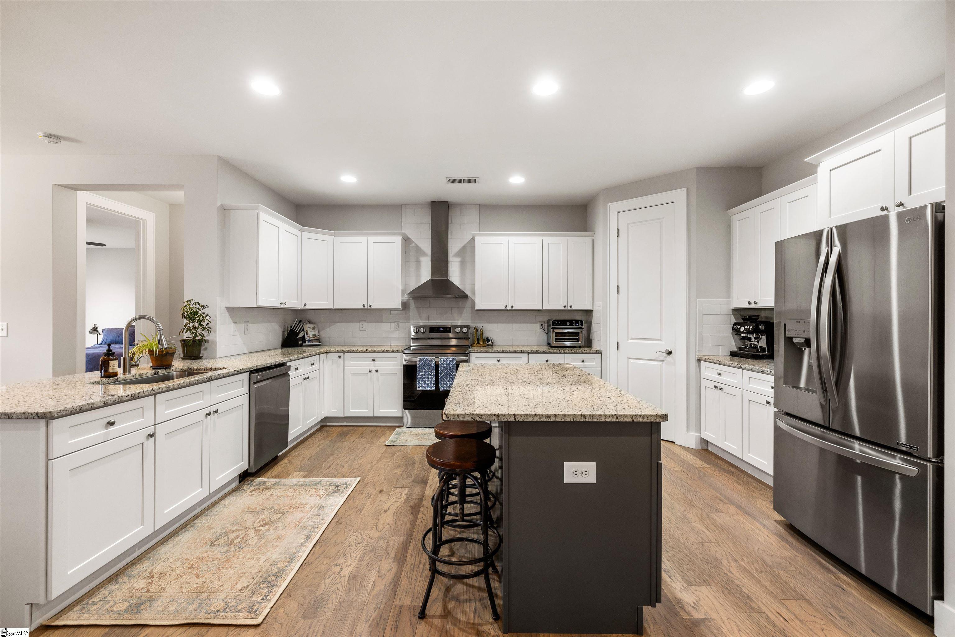 1046 Miller Road Greenville, SC 29607 - Photo 7 of 30 Gallery Image 7
