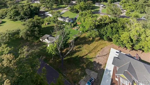 $145,000 | 1217 Kiefer Creek Road, Ballwin, MO 63021