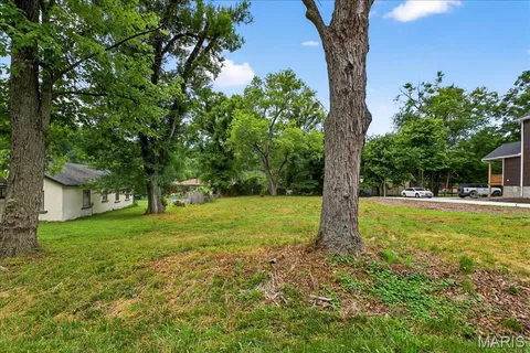 $145,000 | 1217 Kiefer Creek Road, Ballwin, MO 63021