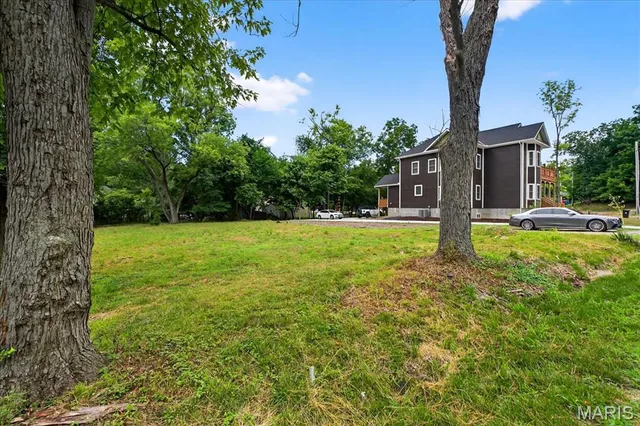 $145,000 | 1217 Kiefer Creek Road, Ballwin, MO 63021