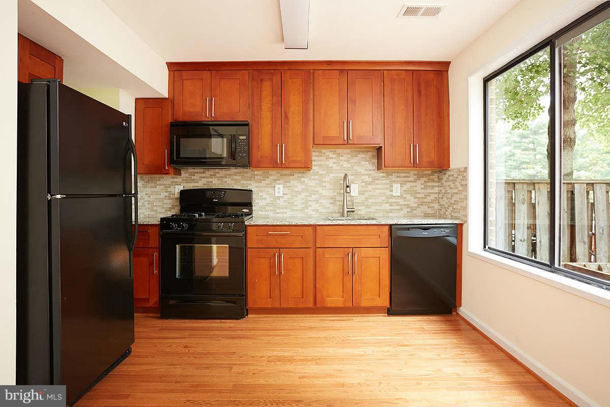 9512 Kilimanjaro Road Columbia, MD 21045 - Photo 3 of 22 Kitchen
