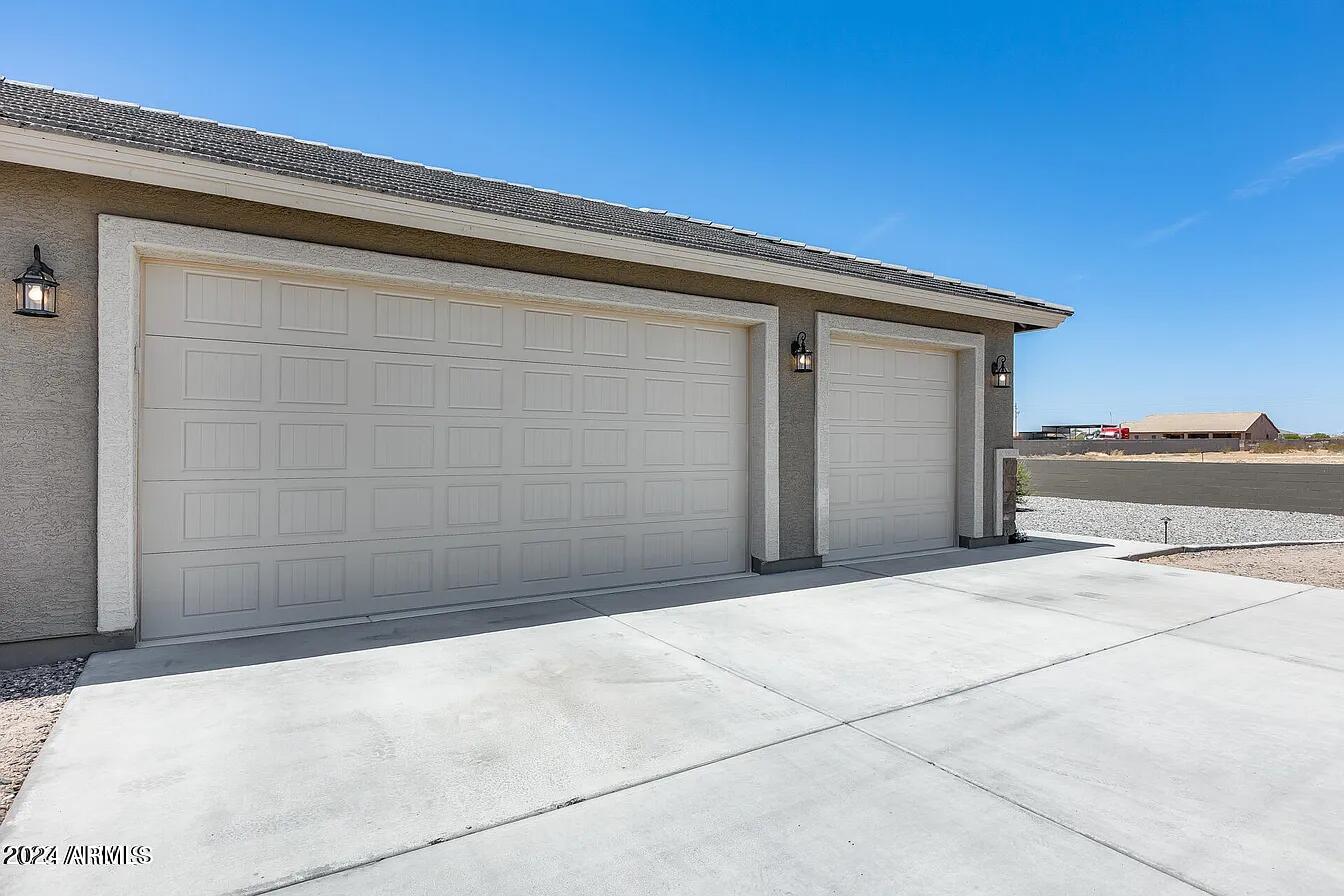 20842 West Ray Road Buckeye, AZ 85326 - Photo 2 of 22 garage doors