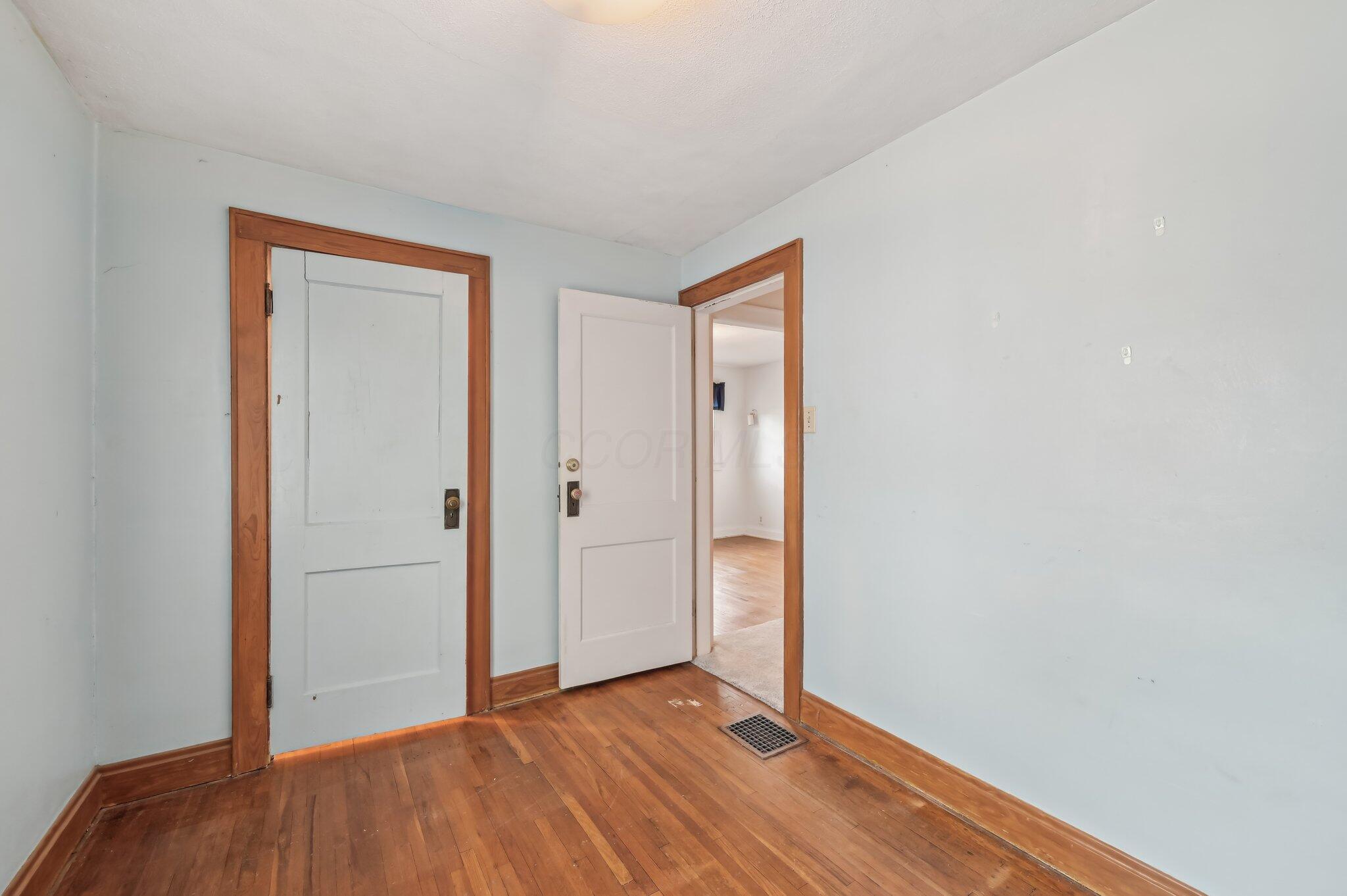 467 Brevoort Road Columbus, OH 43214 - Photo 27 of 42 27-web-or-mls-Brevoort Rd-1505-027