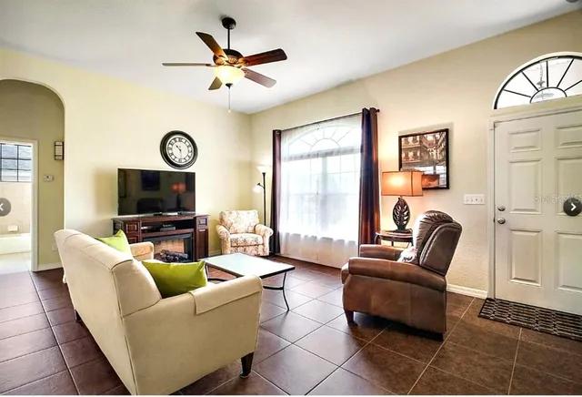 $315,000 | 11041 South E 169th Place, Summerfield, FL 34491