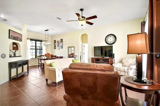 $315,000 | 11041 South E 169th Place, Summerfield, FL 34491