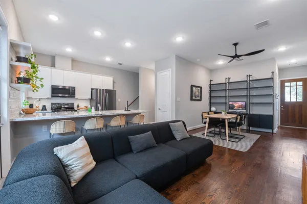 $309,900 | 5423 Camaguey Street, Houston, TX 77023
