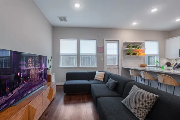 $309,900 | 5423 Camaguey Street, Houston, TX 77023