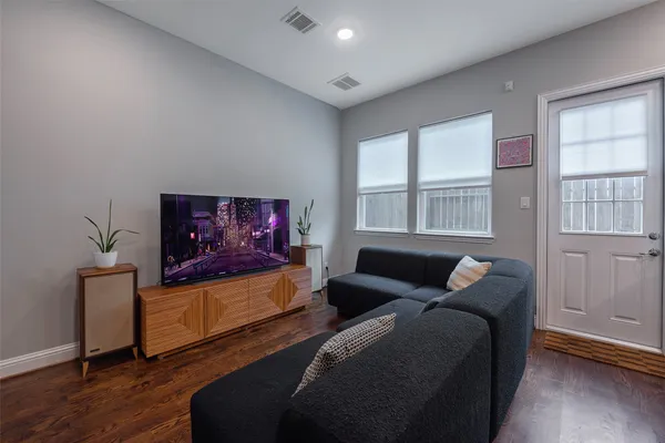 $309,900 | 5423 Camaguey Street, Houston, TX 77023