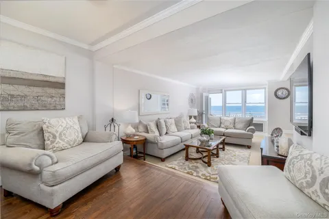 $875,000 | 522 Shore Road, Unit 4W, Long Beach, NY 11561