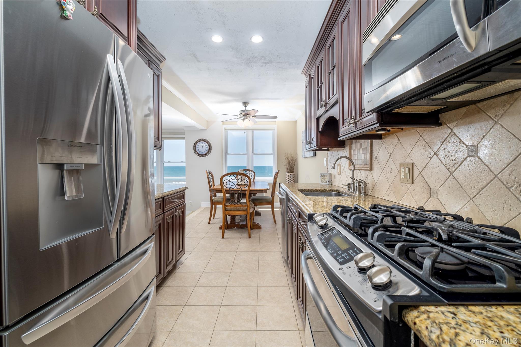 522 Shore Road, Unit 4W Long Beach, NY 11561 - Photo 12 of 33 Gas cooking