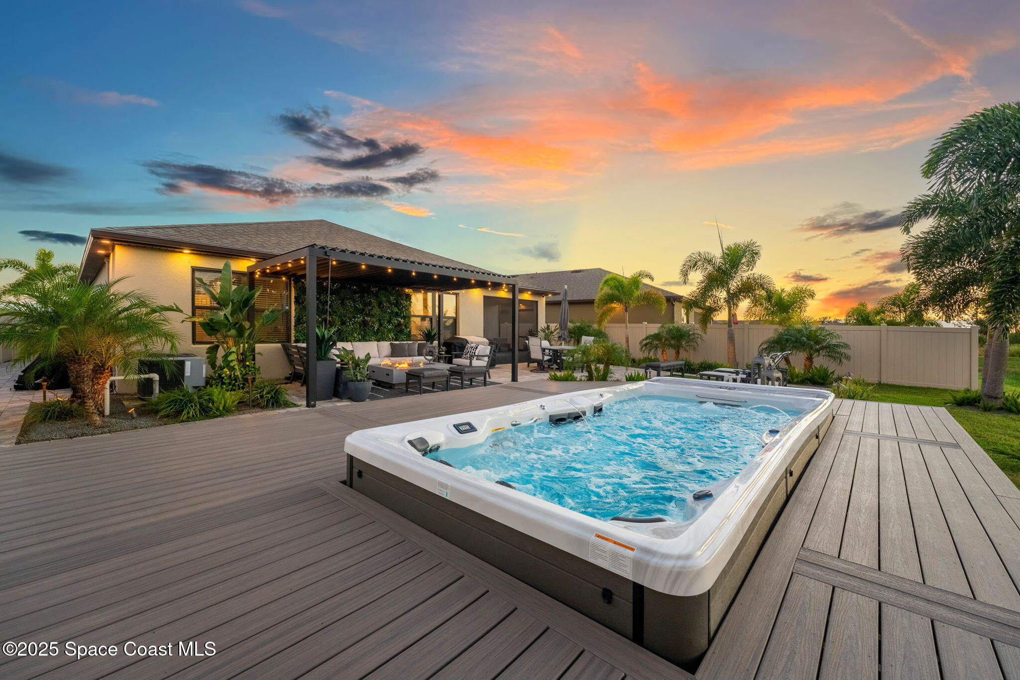 2013 Farmhouse Road Southeast Palm Bay, FL 32909 - Photo 25 of 37 a view of a terrace with sitting area