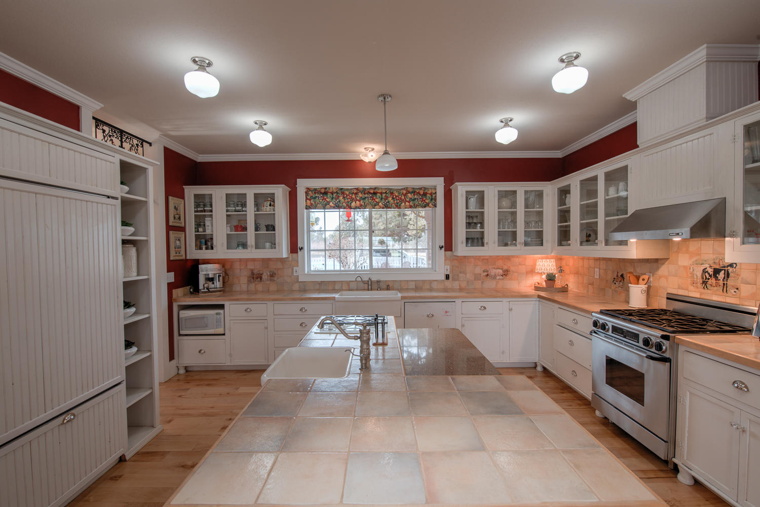 22222 Erickson Road Bend, OR 97701 - Photo 20 of 100 Kitchen from breakfast bar