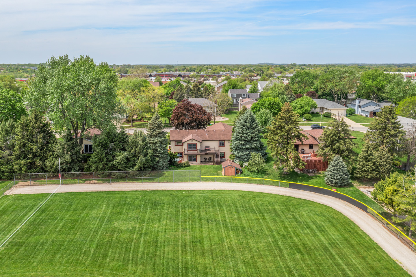 46 Feece Drive Batavia, IL 60510 - Photo 5 of 37 a view of a city