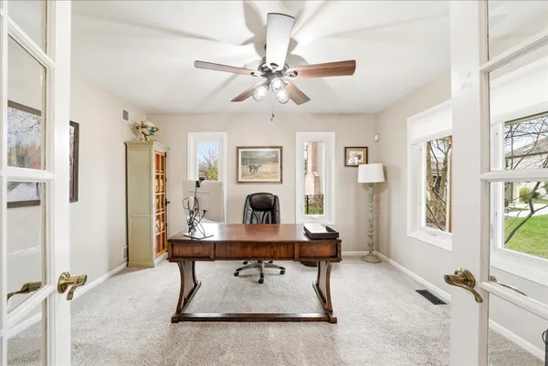 $1,050,000 | 334 East McKenna Court, Elmhurst, IL 60126