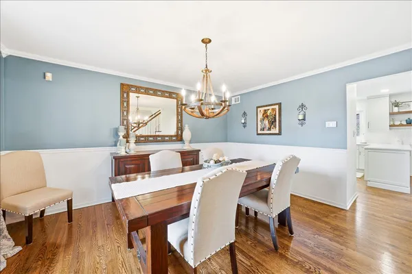 $1,050,000 | 334 East McKenna Court, Elmhurst, IL 60126
