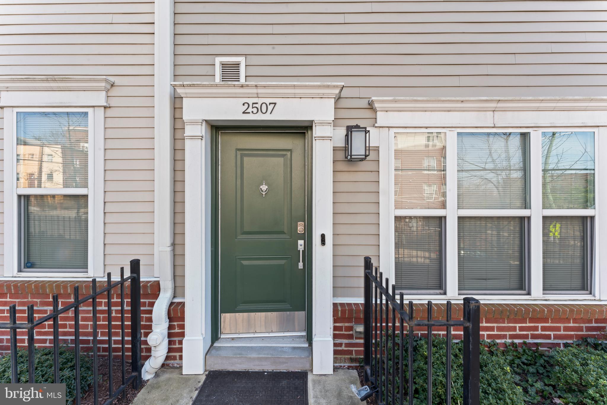 2507 Bowen Road Southeast Washington, DC 20020 - Photo 5 of 31
