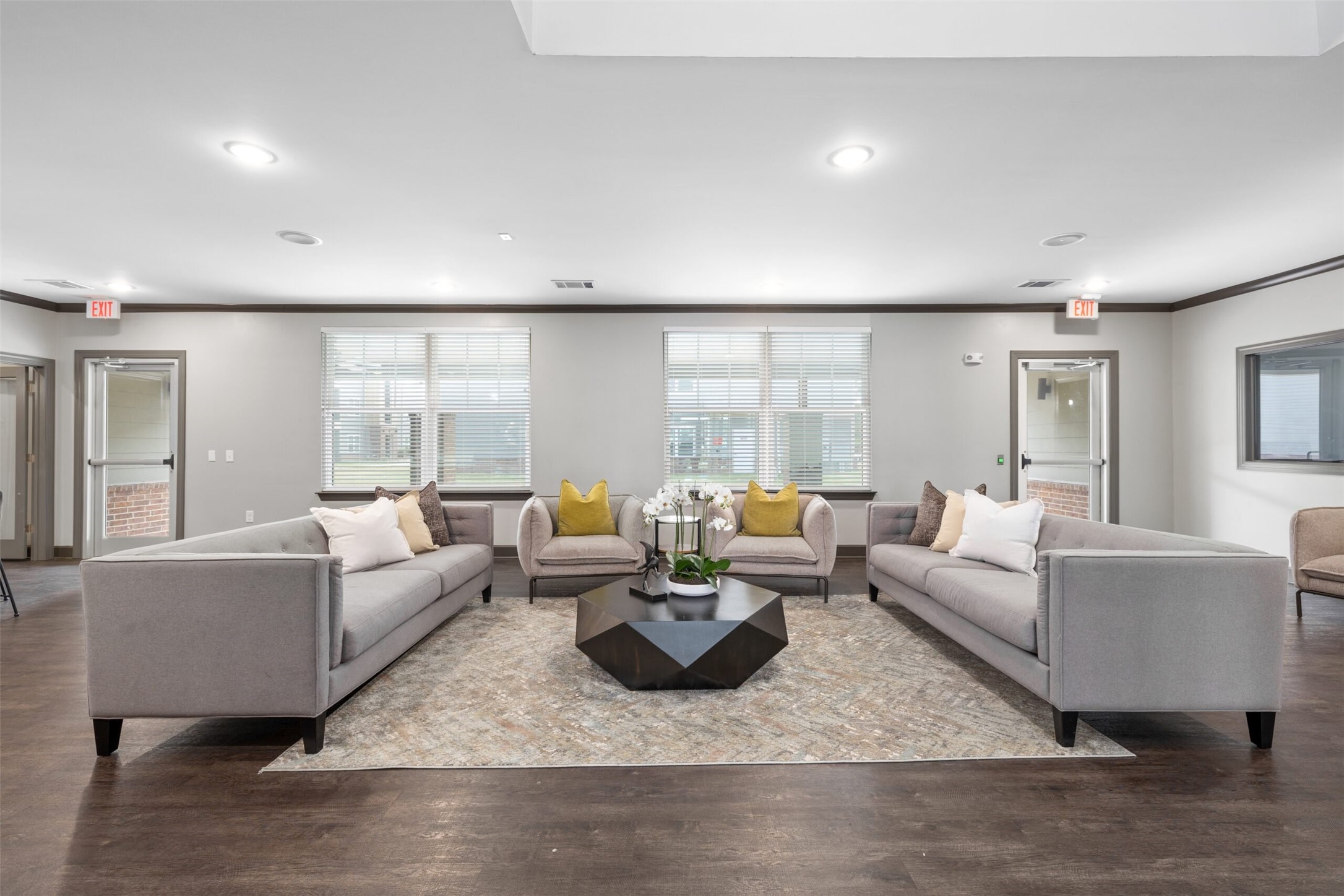4101 5th Avenue Lake Charles, LA 70607 - Photo 10 of 16 a living room with furniture and a large window