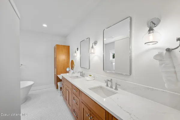 $1,845,000 | 215 West Foster Avenue, Coeur D'Alene, ID 83814