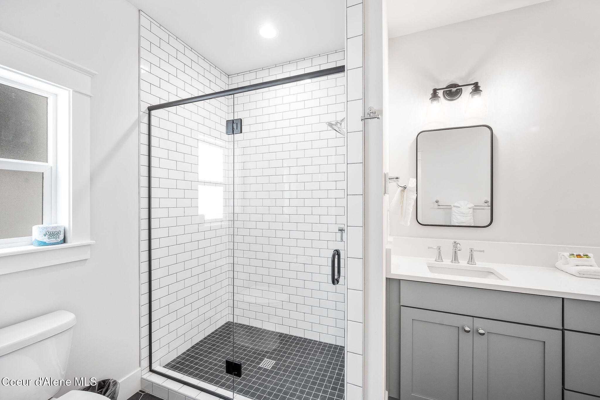 215 West Foster Avenue Coeur D'Alene, ID 83814 - Photo 41 of 45 DSC_9869