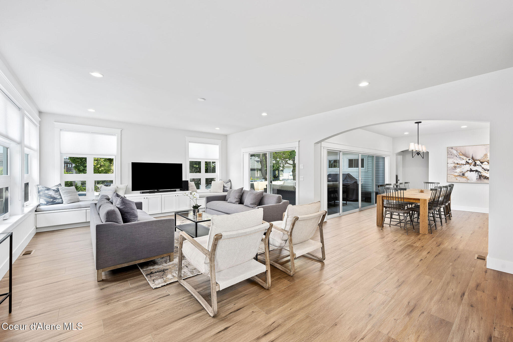 215 West Foster Avenue Coeur D'Alene, ID 83814 - Photo 5 of 45 DSC_9629