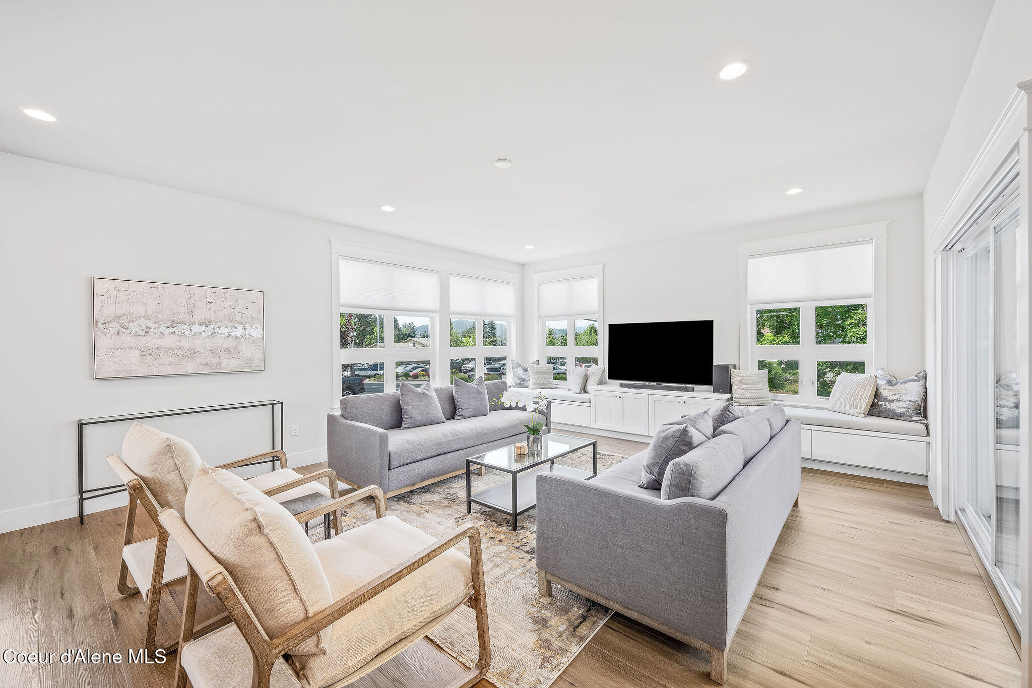 215 West Foster Avenue Coeur D'Alene, ID 83814 - Photo 6 of 45 DSC_9639