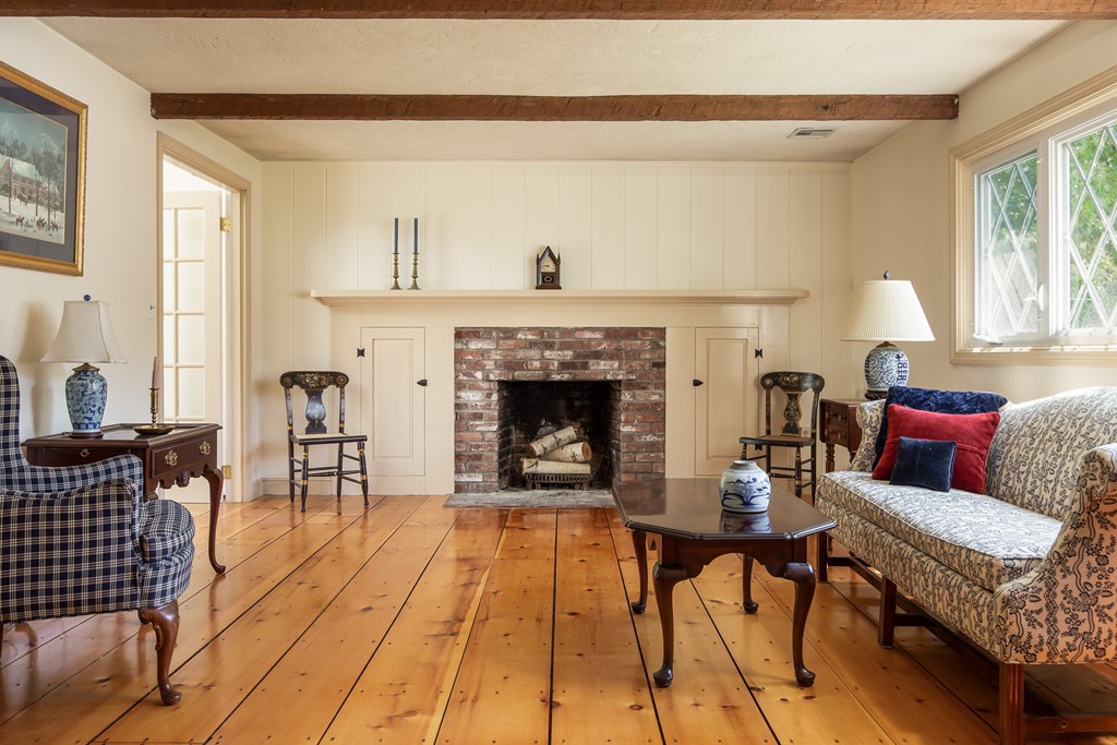 29 Olde Coach Road Westborough, MA 01581 - Photo 4 of 26 Gallery Image 4