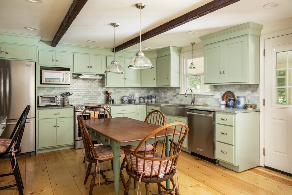29 Olde Coach Road Westborough, MA 01581 - Photo 8 of 26 Gallery Image 8