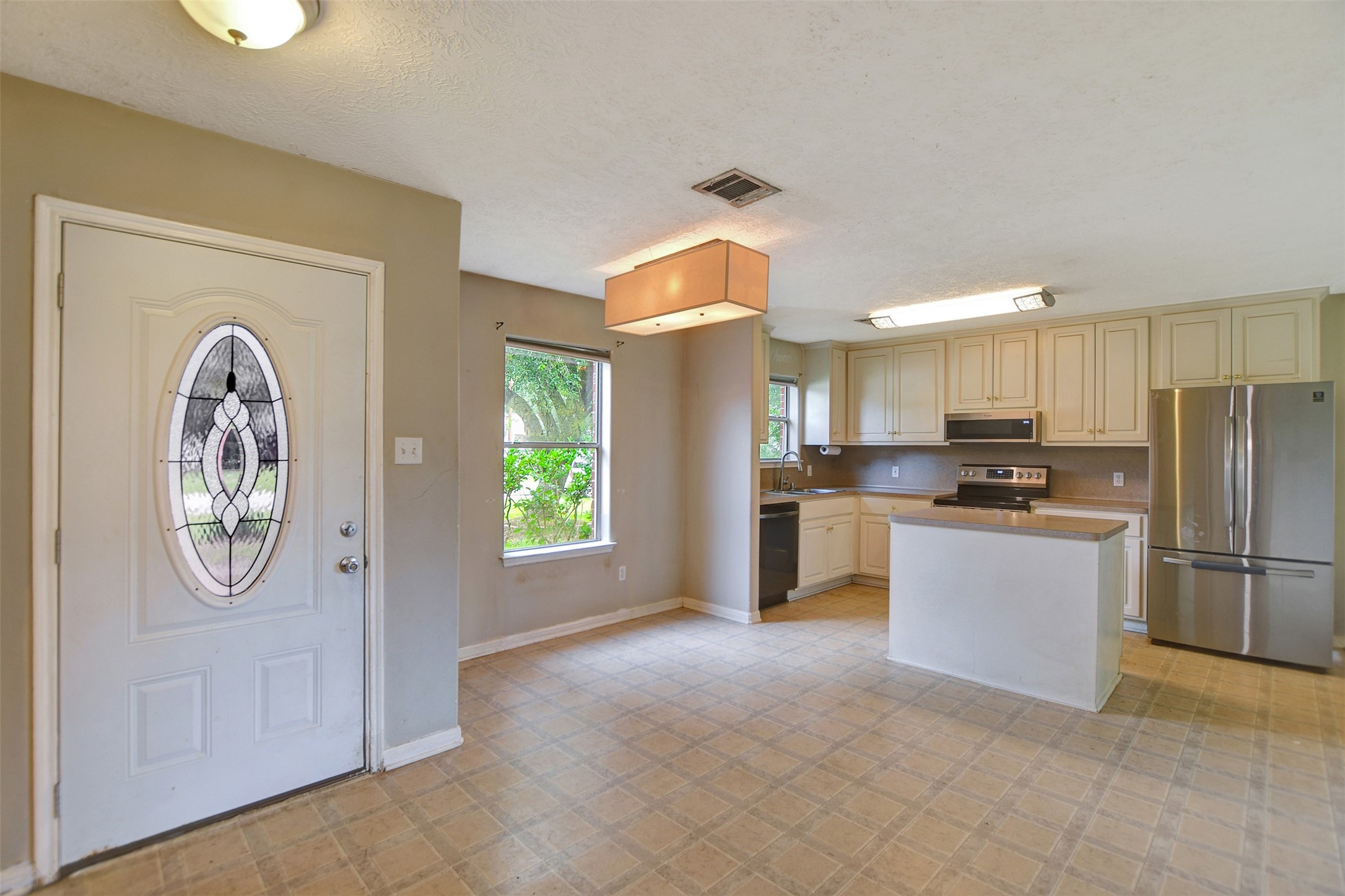16400 Many Trees Lane Conroe, TX 77302 - Photo 9 of 36