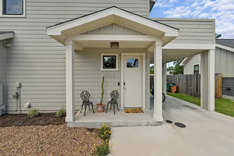 $525,000 | 1312 East M. Franklin Avenue, Unit 2, Austin, TX 78721