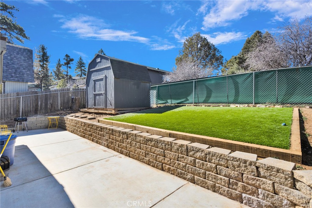 150 Los Angeles Sugarloaf, CA 92386 - Photo 19 of 23